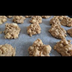 A picture of Peanut Butter Pete Krispies.