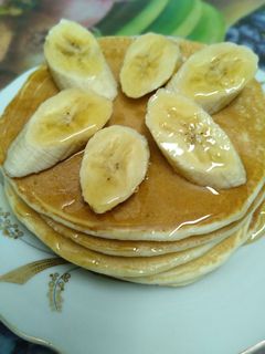 صورة لوصفة بان كيك بالموز والعسل 🍌🍯🥞😋💓