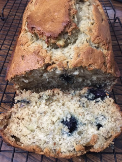 A picture of Blueberry Banana Bread 🍌🍞.