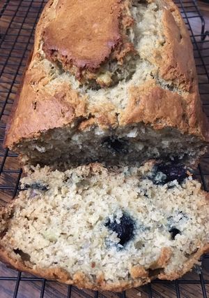 A picture of Blueberry Banana Bread 🍌🍞.