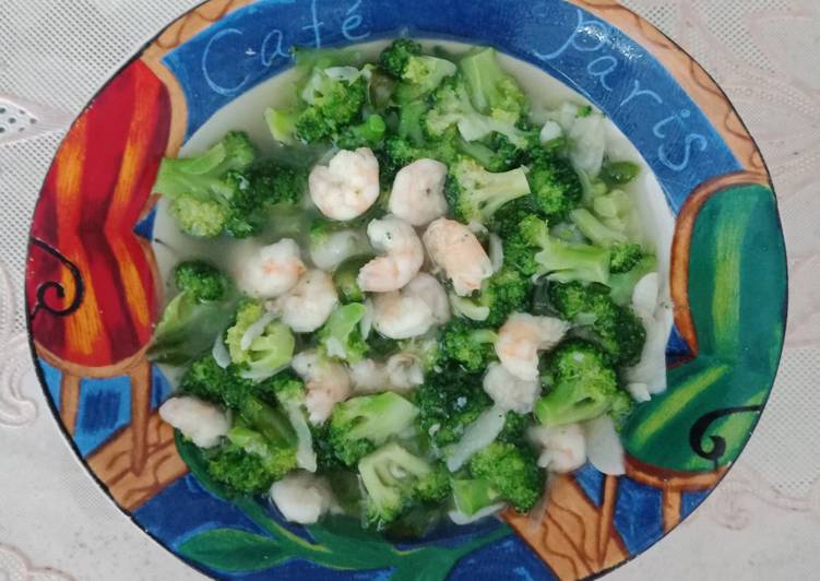 Proses memasak Tumis brokoli udang lombok ijo sederhana Lezat