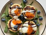 Сирники з лохиною і пармезаном