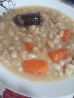 Una foto de Alubias blancas con chorizo