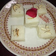 A picture of Coconut barffi.