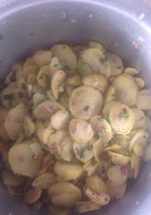 A picture of Lyonnaise potatoes.