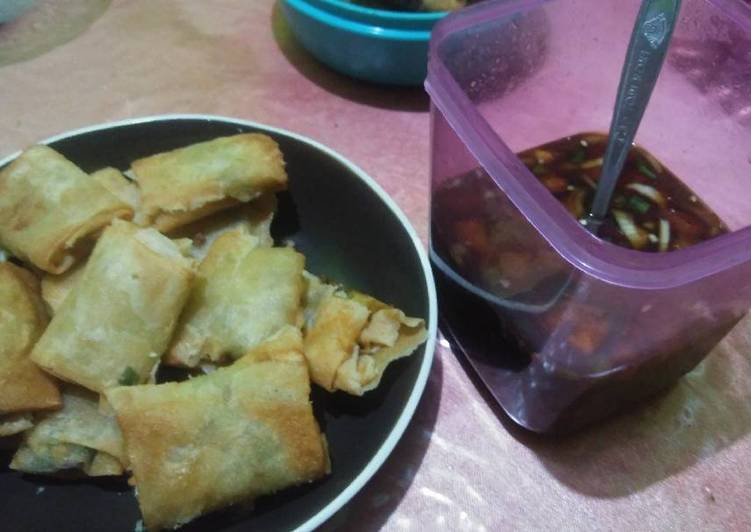 Langkah Mudah untuk Membuat Martabak telur mini kuah cuka yang Bisa Manjain Lidah