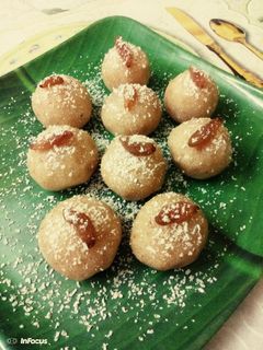 সুজি খোয়া লাড্ডু (sooji khoya ladoo recipe in Bengali) রেসিপির প্রধান ছবি