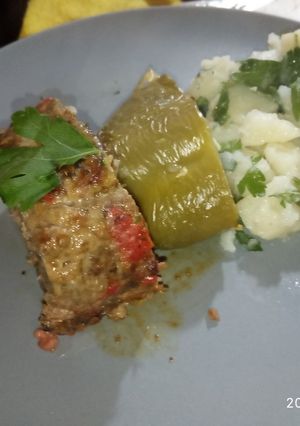 Una foto de Pan de carne y ensalada alemana