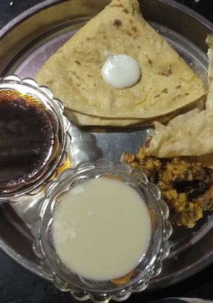 कताची आमटी विथ पूरन पोली(Katachi aamati with Puran Poli recipe in Hindi) रेसिपी मुख्य फोटो