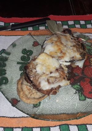 Una foto de Timbal de moussaka griega (pastel de berenjena con morcilla)