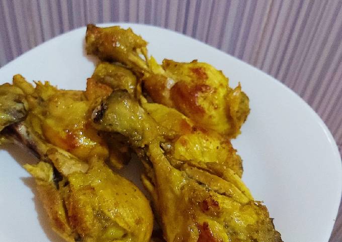 1. Ayam Goreng Bumbu Kuning Rempah