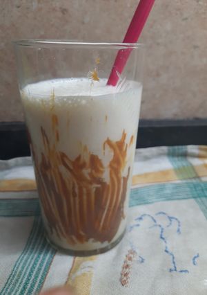 Una foto de Licuado de banana split