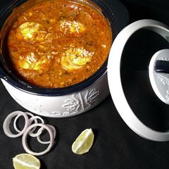 A picture of Egg lababdar.