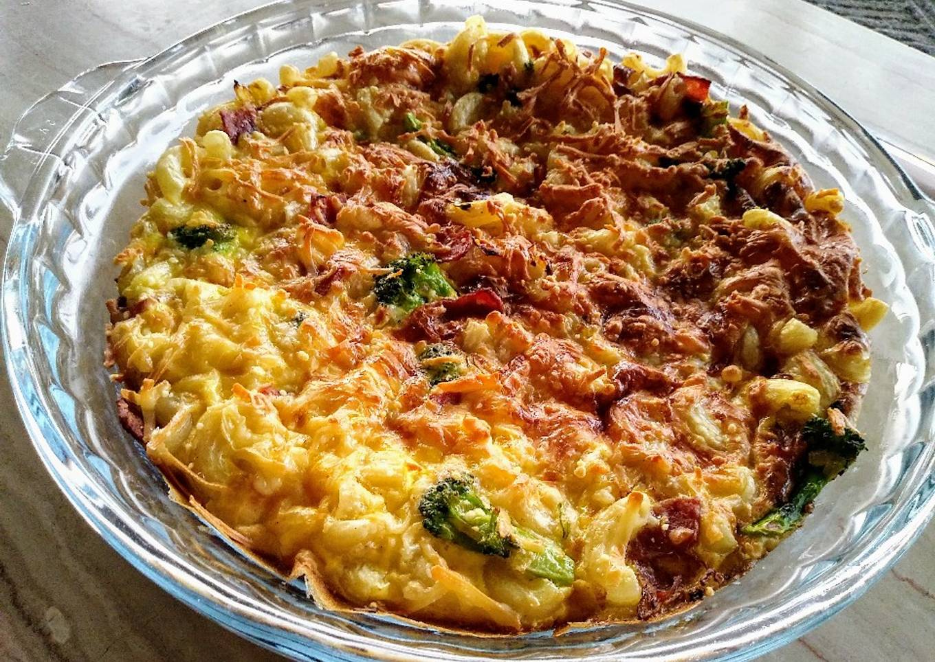Macaroni Frittata (omelet) broccoli cheese ham breakfast