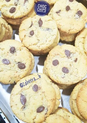 A picture of Choc chip cookies.
