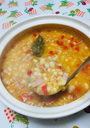 Una foto de Guisado de Frijol Panamito con tocino y vegetales!