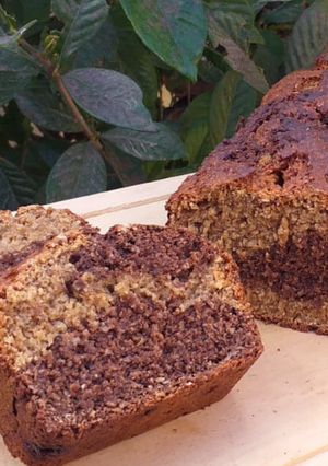 Una foto de Budín vegano marmolado de banana y mantequilla de maní
