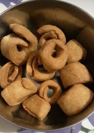 नमक पारे (namak pare recipe in Hindi) रेसिपी मुख्य फोटो