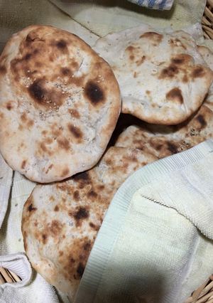 Una foto de Pan Arabe hecho en piedra (Hubbis Tapun)