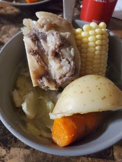 Una foto de Caldo de res