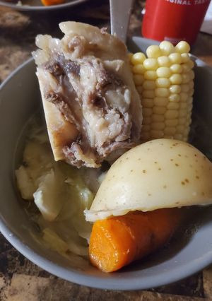 Una foto de Caldo de res