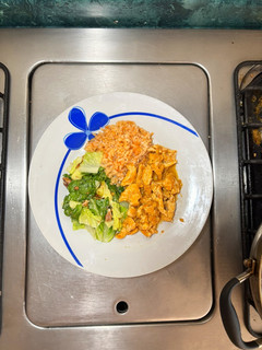 Una foto de *POLLO SABORIZADO CON SALSA DE JITOMATE*