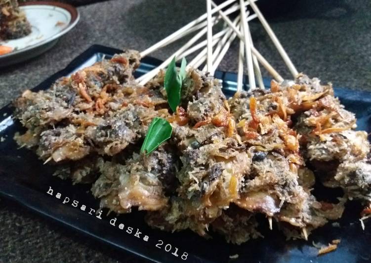 Cara Memasak Sate Kerang Bumbu Srundeng Yang Gurih