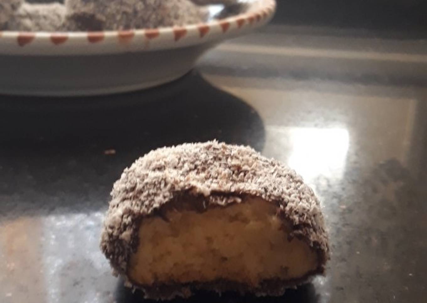 Petites boules chocolaté enrobé de noix de coco râpée
