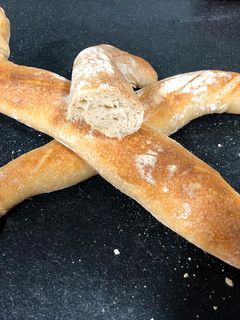 Una foto de Barra tipo baguette con masa madre natural