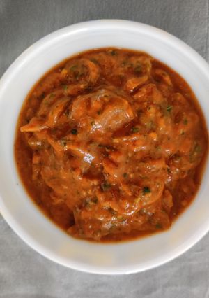 A picture of Aachaari mango chutney.
