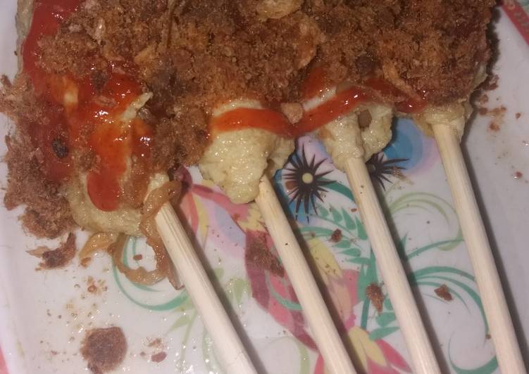 Telur gulung topping saus dan abon