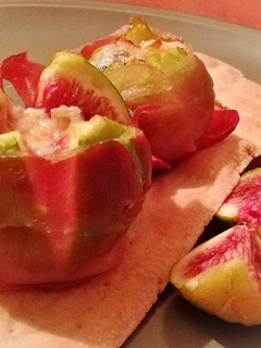 Una foto de Higos envueltos en Jamón Ibérico, rellenos de roquefort fundido