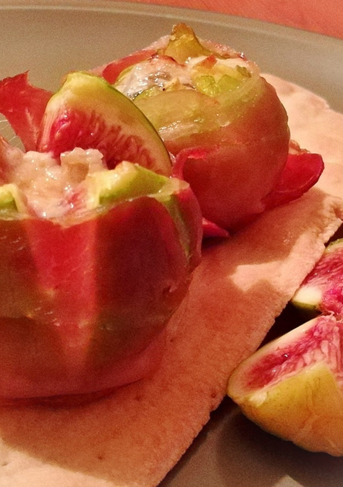 Una foto de Higos envueltos en Jamón Ibérico, rellenos de roquefort fundido