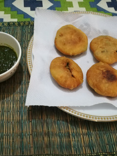 मटर की खस्ता (Matar ki khasta recipe in Hindi) रेसिपी मुख्य फोटो