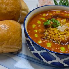 A picture of White Matar Usal Pav.