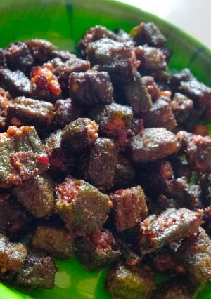 ભીંડા નું શાક (Bhinda Shak Recipe In Gujarati) રેસીપી મુખ્ય ફોટો