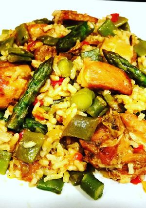 Foto principal de Arroz con carne de conejo, pollo y costillas de cerdo