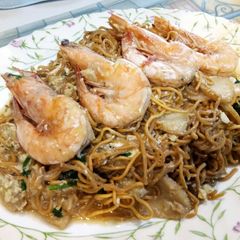 A picture of Cantonese Style Yee Mee with Prawns.