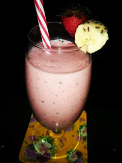 A picture of Strawberry Banana Smoothie🍓🌺.