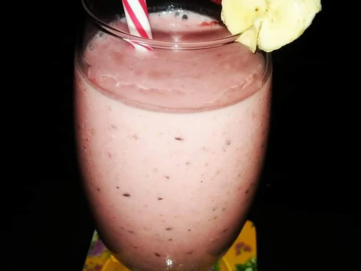 Easy Steps to Prepare Strawberry Banana Smoothie🍓🌺 the Perfect Makes you drool
