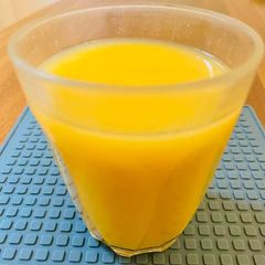 Fresh orange juice A picture of Fresh orange juice.