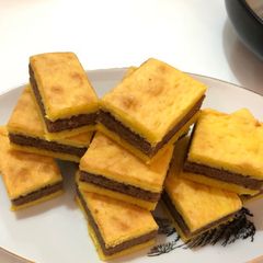 A picture of Three Layers Cake (Kue Lapis Surabaya).
