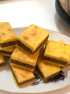 A picture of Three Layers Cake (Kue Lapis Surabaya).