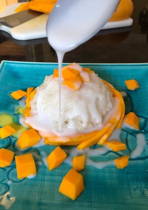 A picture of Easy Homemade Mango Sticky Rice (Using Rice Cooker).