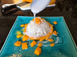 Easy Homemade Mango Sticky Rice (Using Rice Cooker)