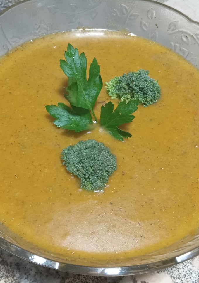 Una foto de Sopa Crema de Brócoli 🥦y Zapallo Kabutia