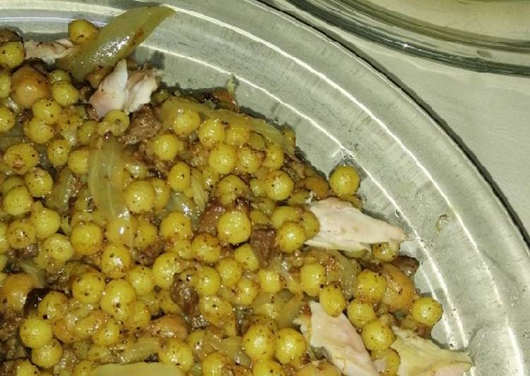 مغربية بالدجاج