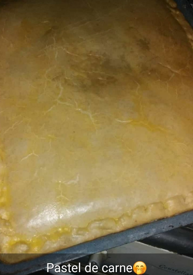 Una foto de Torta de pollo o carne