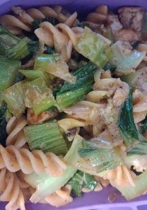 Foto di Schiscetta con cavolo cinese e salsiccia salva cena 💥
