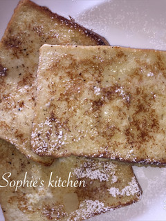 A picture of French toast.